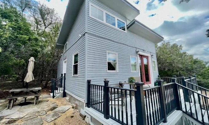 Austin Casa | Private Cute Home w/ Loft in Scenic Hill Country