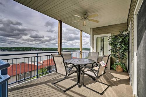 Lake Ozark Apartamento | Private Deck and Community Perks Lake Ozark Condo