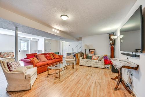 Berkeley Springs Casa | Private Deck Berkeley Springs Getaway!