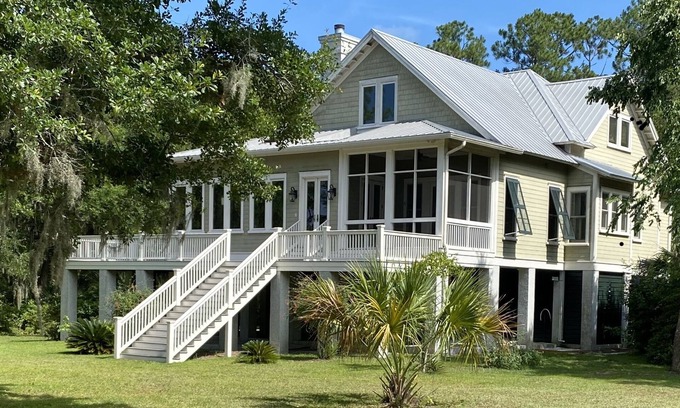 Saint Helena Island Casa | Private Deep Water 6.5 acre Estate With Dock Sleeps 10