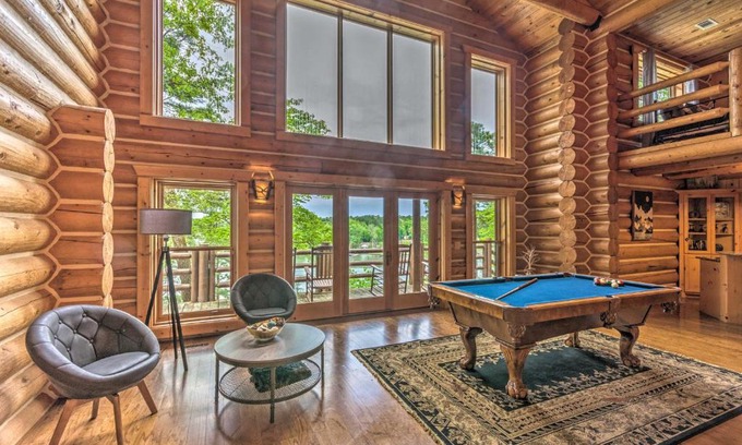 Mid America Casa | Private Dock and Slip Lake Hamilton Hideaway!
