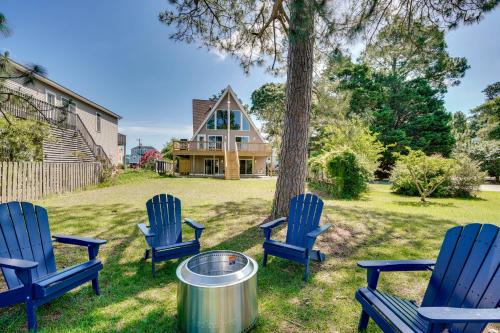 Colington Harbour Casa | Private Dock and Beach Access Outer Banks Area Home
