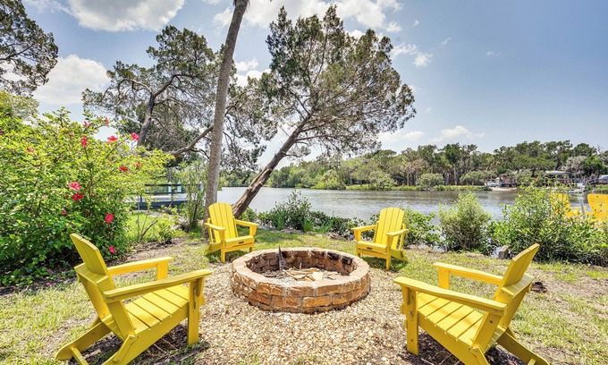Crystal River Casa | Crystal River Retreat w/ Private Dock & Kayaks!