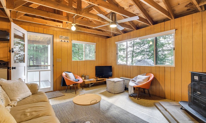 Sidney Cabaña | Private Dock on Messalonskee Lake: Cozy Cottage!