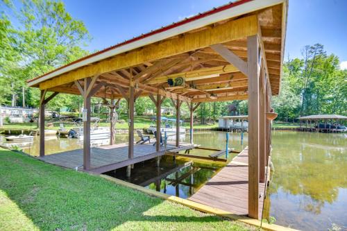 Milledgeville Casa | Private Dock Pet-Friendly Home on Lake Sinclair