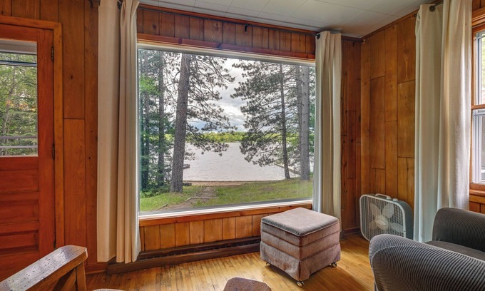 Mercer Cabina | Private Dock + Screened Porch: Echo Lake Cabin
