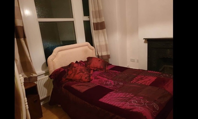 Wallasey Casa | Private Double Room with modern en-suite