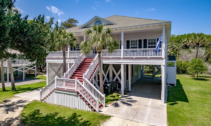 Edisto Island Casa | Private Edisto Beach Retreat - Steps from the Beach - Fun in the Sun!
