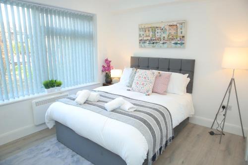 Luton Casa | Private Ensuite 4 min drive to Luton Airport