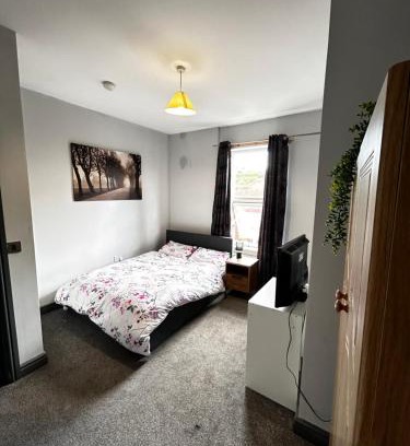 Rotherham Casa | Private ensuite room close to Rotherham city centre 5