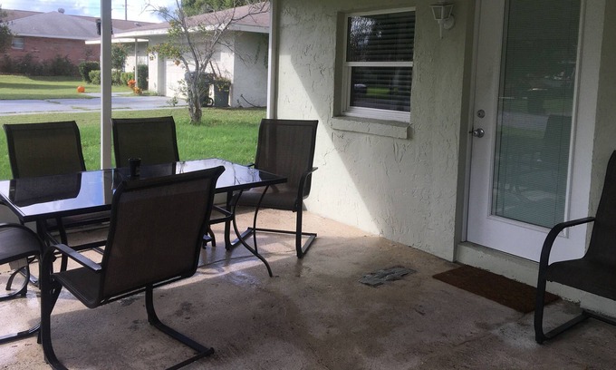 Cypress Gardens Apartamento | Private Entrance Suite in Cypress Gardens near Legoland