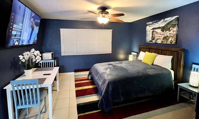 Del Cerro Apartamento | Private entrance unit near SDSU near Trolly