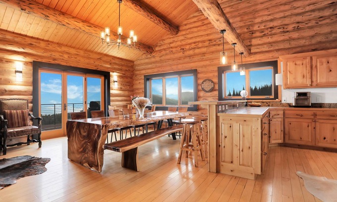 Steamboat Springs Casa | Private Estate on 10 acres w/ pond & panoramic views | Hot Tub | Sauna