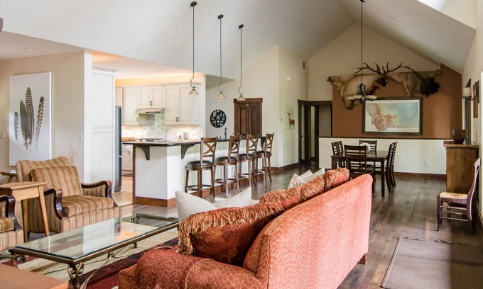 Whitefish Casa | Private estate on 8 acres with lake access