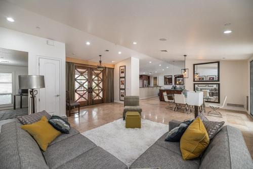 South Scottsdale Casa | Private Executive Home, Pet Friendly, Walkable