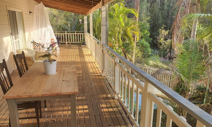 Elizabeth Beach Casa | Private family retreat close to bush, beach and lake.