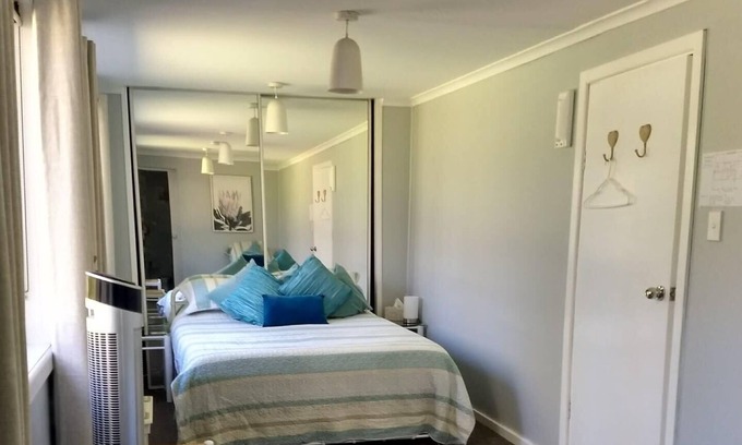 Sutton Forest Cama Y Desayuno | Private Family Bedroom w ensuite (pet friendly)