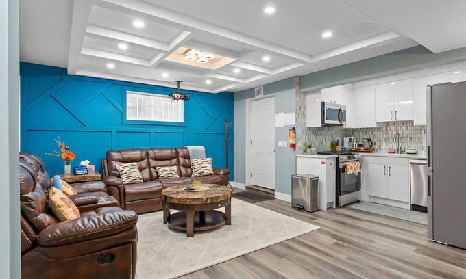 Northwest Calgary Casa | Private Family Entertainer's Suite