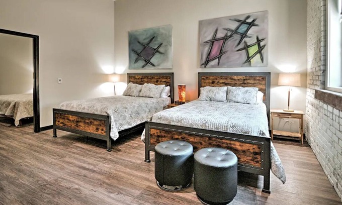 Hickory Apartamento | Private Family Suite in Historic Downtown Hickory!