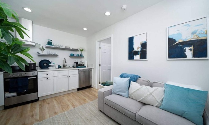 Anaheim Colony Historic District Casa | Private Fenced 1 BD Guest House w/ Parking + W/D