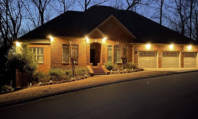 Benton Casa | Private Floor with plenty of amenities