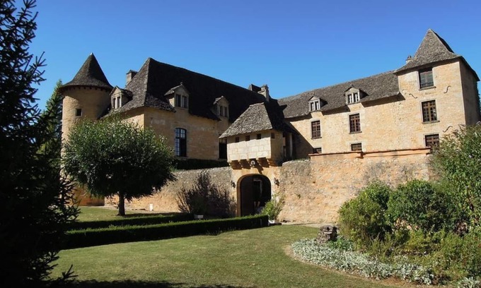Saint-Medard-de-Presque Casa | Private room in a castle