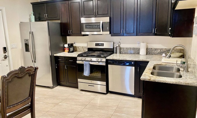 Villa Bonita Estates Casa | Private Full Bed, TV and shared bathroom C-106
