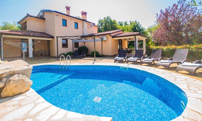 Topid Villa | Villa privada, totalmente vallada y que admite mascotas, cerca del mar