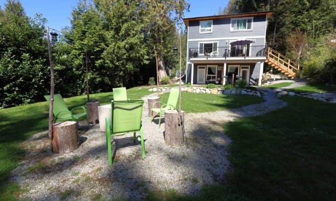 Roberts Creek Apartamento | Private Garden Studio # 1 Near the Ocean