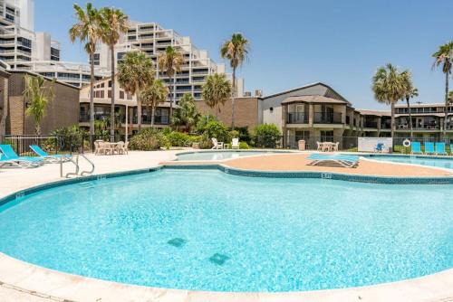 South Padre Island Casa | Private Garden Patio Near Pool Beachfront Resort