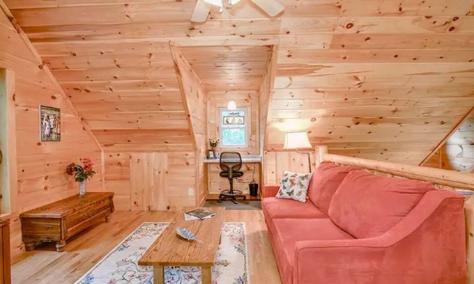 Rutherfordton Cabina | Private-Gated Community- FirePit- IndoorFireplace