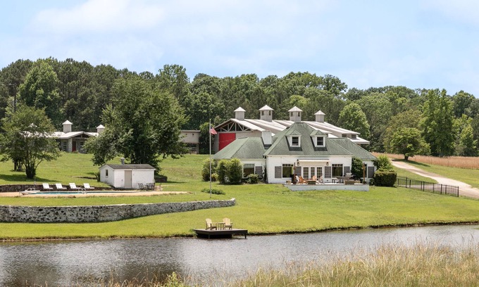 Newnan Otro | PRIVATE Gated Retreat with Swimming Pool, Fishing, Views, & Nature Near Atlanta