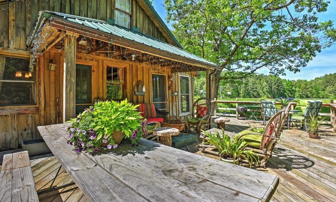 Advance Casa | Private Getaway on 270 Acres with Lake Swim and Canoe