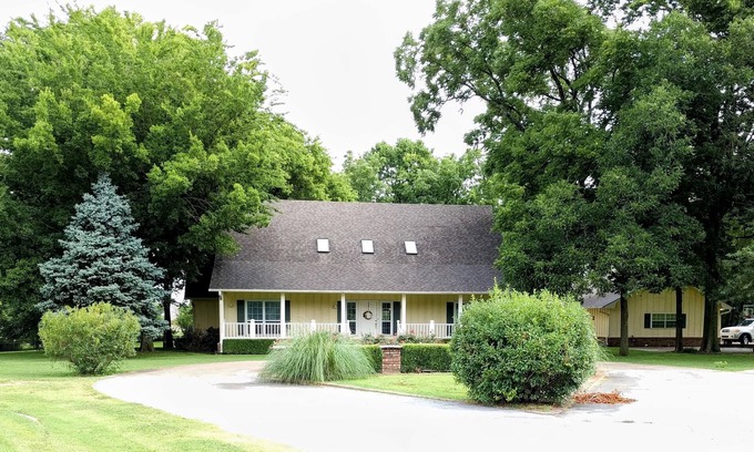 Prairie Grove Otro | Private Guest House 20 Minutes from U of A