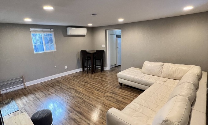 Tennyson - Alquire Casa | Private Guest Suite 30 Mins of SFO/OAK✈| Walk to Transit