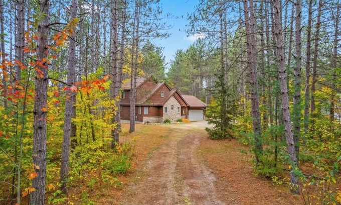 Mancelona Casa | Private Haven, 3B/ 2 Full Bath, Great Location, Dogs Welcome!