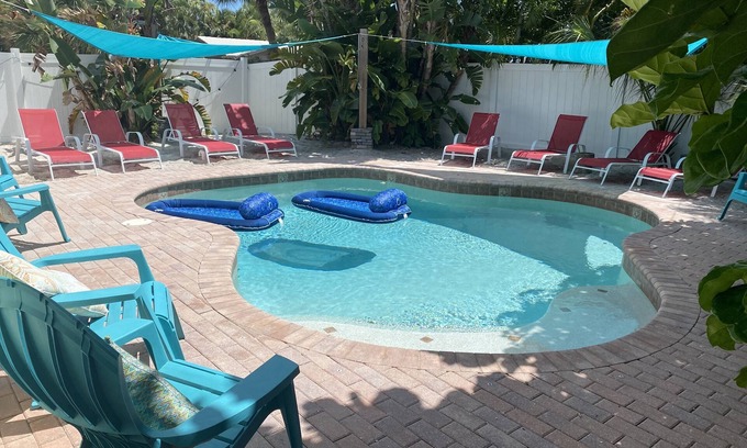 Pass-a-Grille Casa | PISCINA RELAJANTE HOGAR