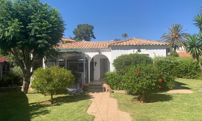Urbanizacion Marbessa Casa | Villa privada, cómoda con piscina privada y jardín - 3 minutos a pie de la playa