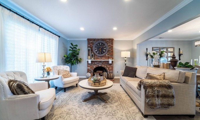 Placentia Casa | Private Heated Pool Oasis/Disney/RetroArcade/Gym