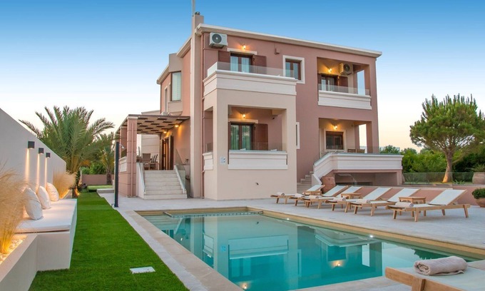 Galatas Villa | Piscina privada ★ Playa a poca distancia ★ Barbacoa y Wifi