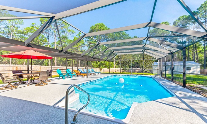 Navarre Casa | Private Heated Salt Pool, 3 Kings, Near Beach