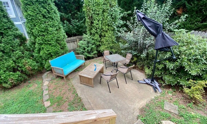 Plaza Midwood Casa | Private Hilltop Home in Popular Plaza Midwood