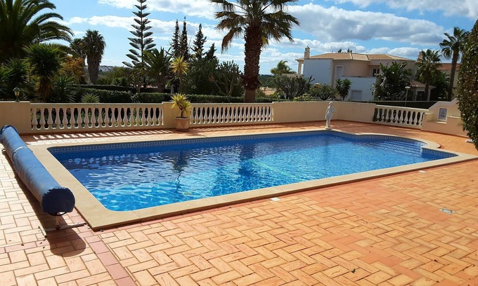 Portimao Casa | Villa privada de vacaciones m. Piscina de 10x5 m (calentable), 2 dormitorios (baño en suite)
