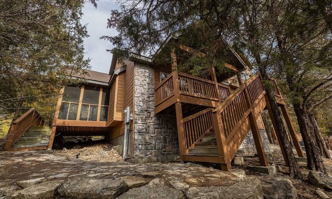 Branson West Casa | Private Home in StoneBridge Resort - Two Master Suites, Full Kitchen, Screened Porch, Grill