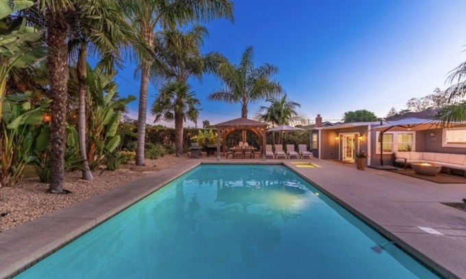 Toro Canyon Casa | Private home minutes from the beach