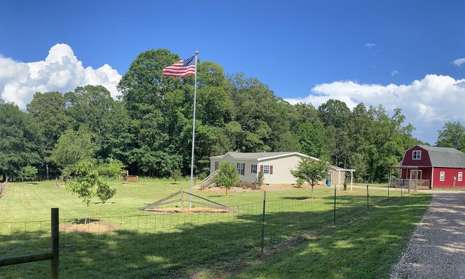 Westminster Otro | Private home on working hobby farm