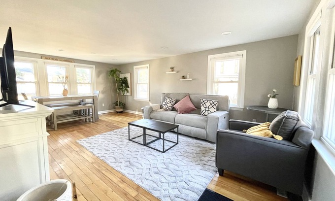 Brunswick Casa | Private Home w/ Office Year Round in town Brunswick next to Bowdoin