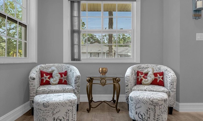 Ruskin Casa | Private home with heated pool & hot tub close to beaches ,parks , and shopping