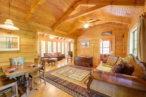 Vein Mountain Casa | Private Hot Tub and Deck! Secluded Marion Cabin