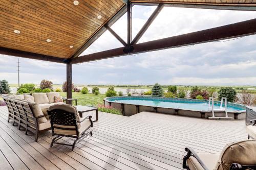 Weld County Casa | Private Hot Tub and Game Room Keenesburg Getaway!